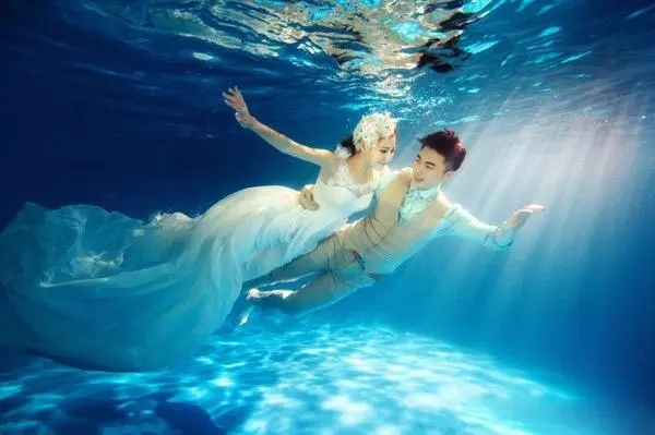 水下婚纱摄影